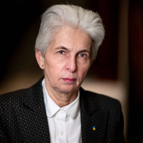 Marie-Agnes Strack-Zimmermann (FDP), Vorsitzende des Verteidigungsausschuss des Bundestags, nimmt am "Frauen100x Politics-Dinner" im Berliner Luxushotel Adlon teil.