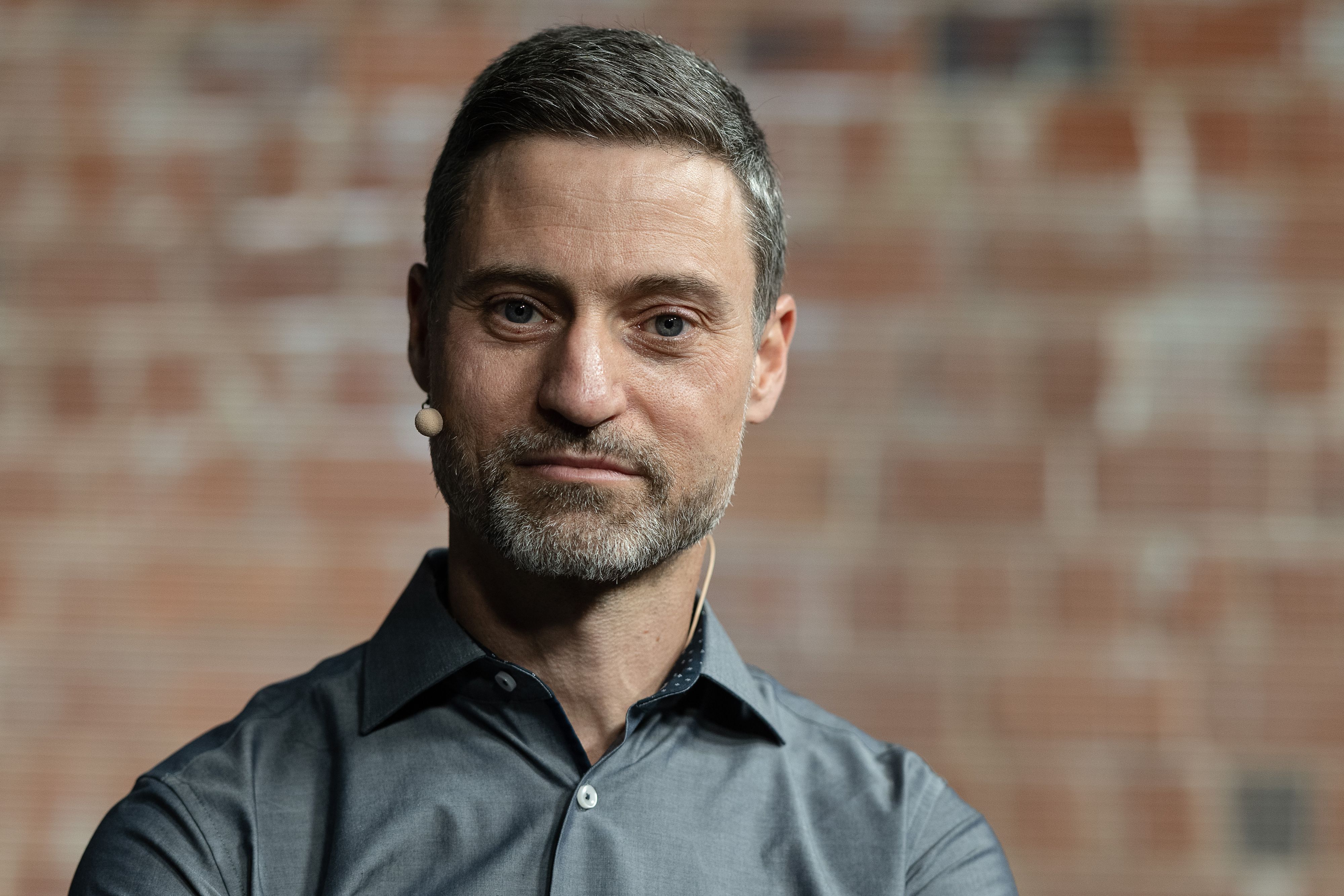 Meron Mendel, Direktor der Bildungsstätte Anne Frank, äußert sich zur Absetzung des Theaterstücks "Vögel" in München.