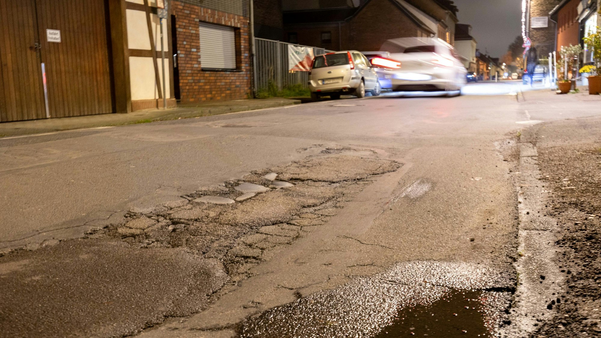 Straßenzustand, Verkehr und Sichere Wege im Dunkeln waren Themen bei Hersel im Dialog mit Bürgermeister Christoph Becker.