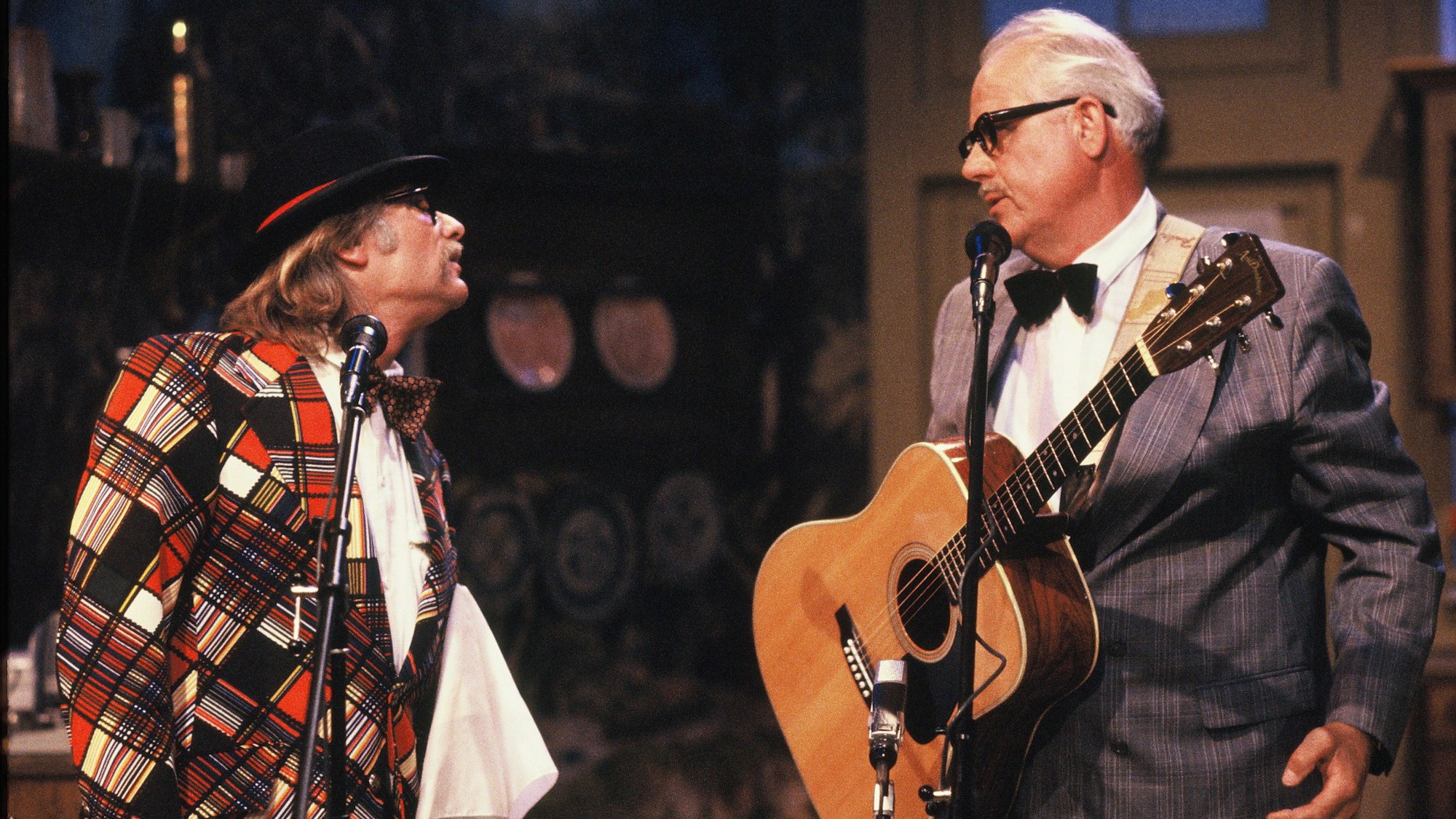 Das Colonia-Duett, bestehend aus Hans Süper (l) und Hans Zimmermann, bei einem Auftritt im Jahre 1989 . Das Colonia Duett war ein kölsches Karnevalsduett, das in dieser Besetzung von 1974 bis 1990 bestand.