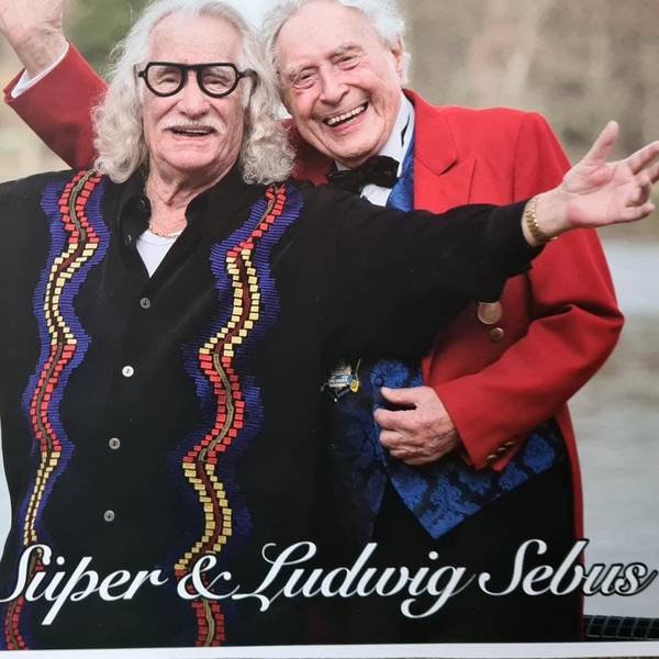 Ludiwg Sebus und Hans Süper stehen nebeneinander