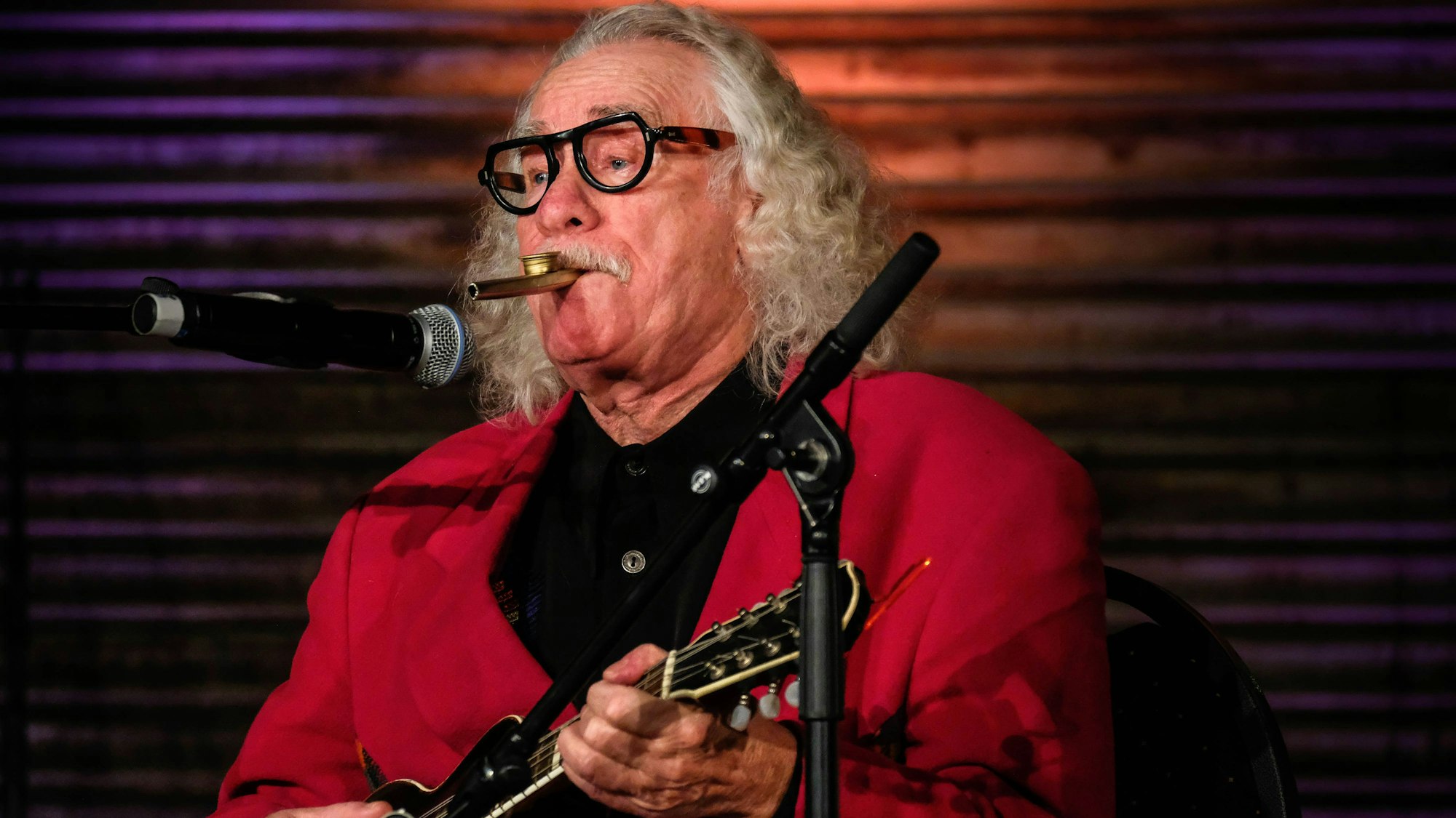 In Erinnerung an den Karnevalskünstler Hans Süper sind ein Brunnen und ein Nachwuchspreis geplant.