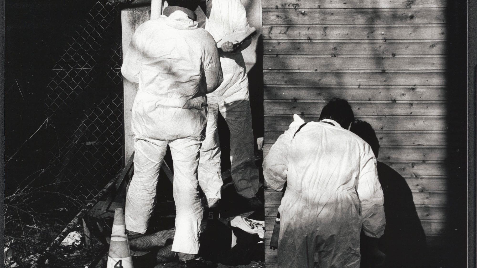 Die Ermittler sicherten im Februar 1988 Spuren am Tatort. Unter anderem auch drei Hautschuppen, die den Angeklagten Belasten.