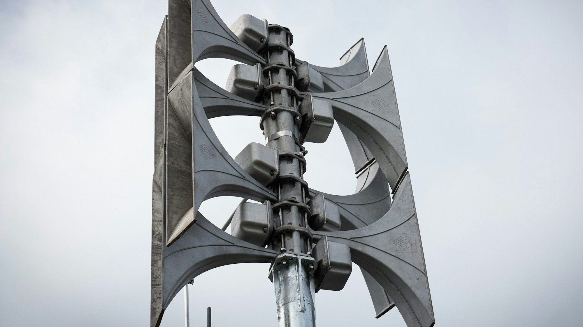 Etwa 70 Sirenen stehen im Gebiet des Oberbergischen Kreises und geben bei Not- und in Katastrophen unterschiedliche Alarmsignale ab.