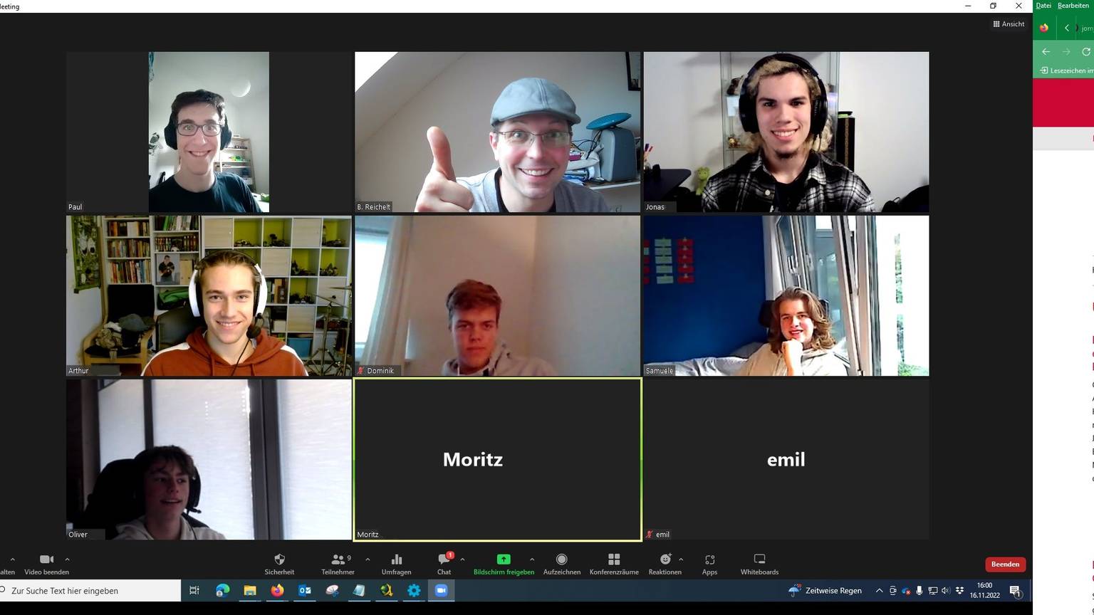 Der Informatik-Leistungskurs des EMA mit Emil, Samuele, Jonas, Dominik, Paul, Jan Oliver, Arthur und Moritz belegte beim Webbewerb der Rundschau den vierten Platz. Die Schüler halten eine Videokonferenz ab.