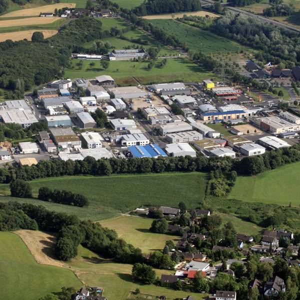 Luftbild vom Gebiet, wo das neue Gewerbegebiet in Rösrath-Rambrücken geplant ist.