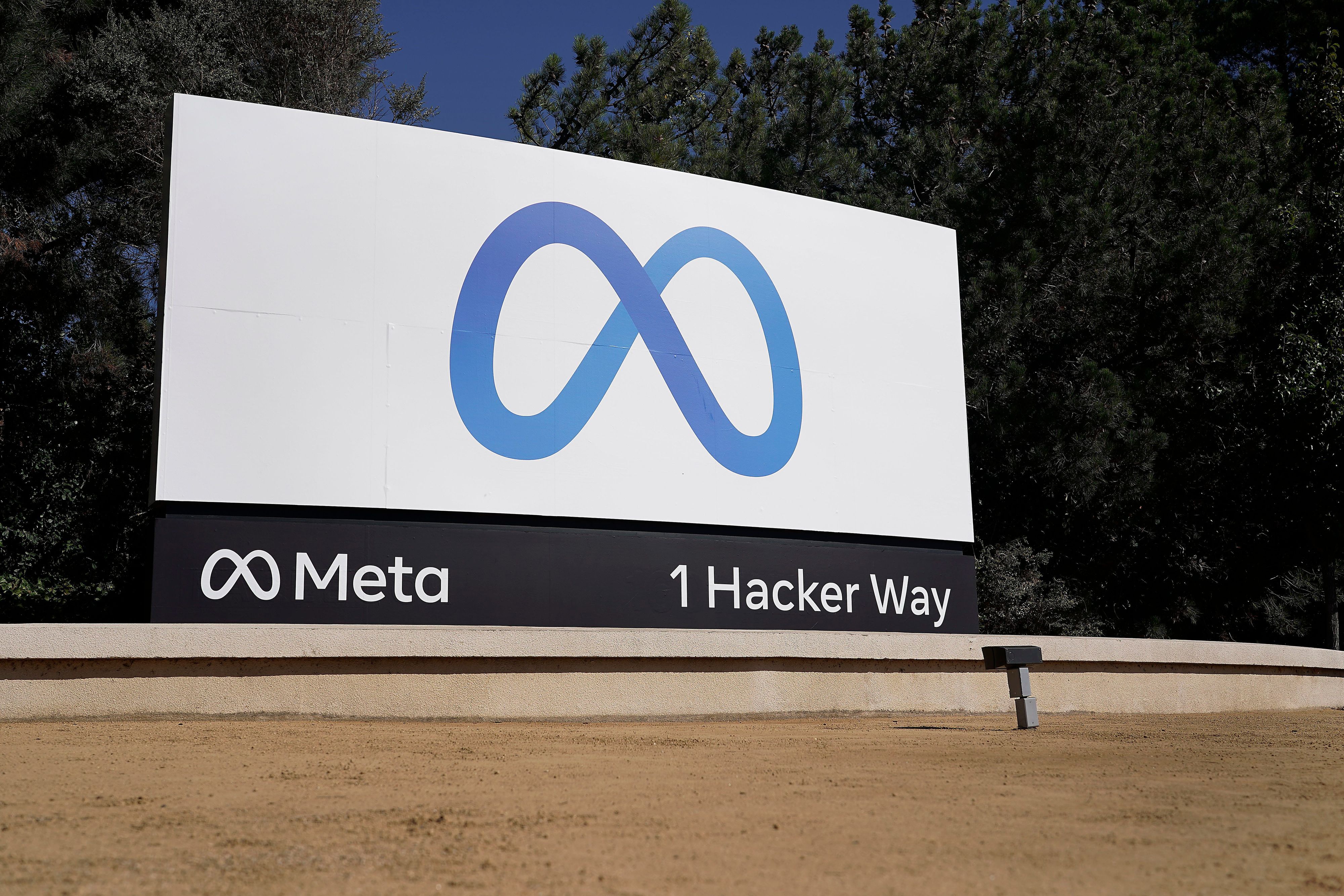 Meta-Logo am Hauptsitz des Unternehmens in Menlo Park, Kalifornien.