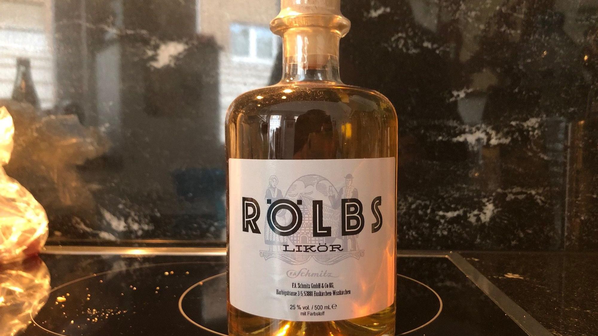 Eine Flasche Rölbs-Likör