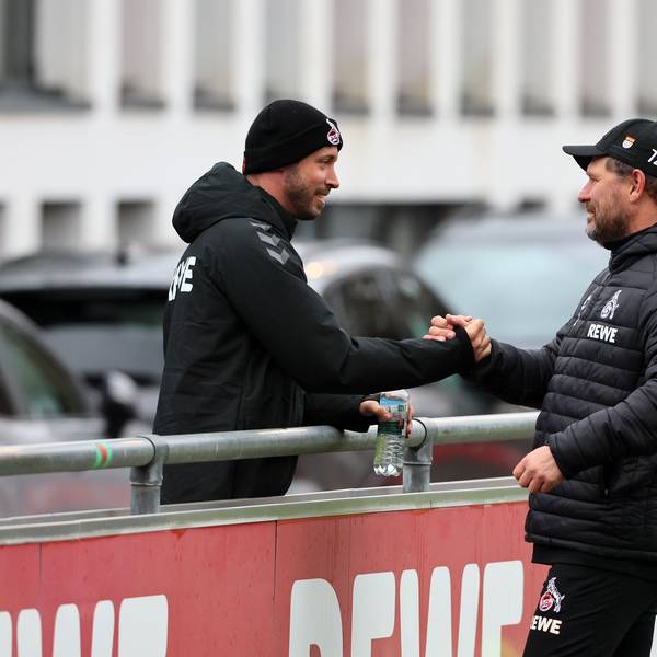 1. FC Köln, Training, von links: Mark Uth, Steffen Baumgart (1. FC Köln), 08.12.2022, Bild: Herbert Bucco