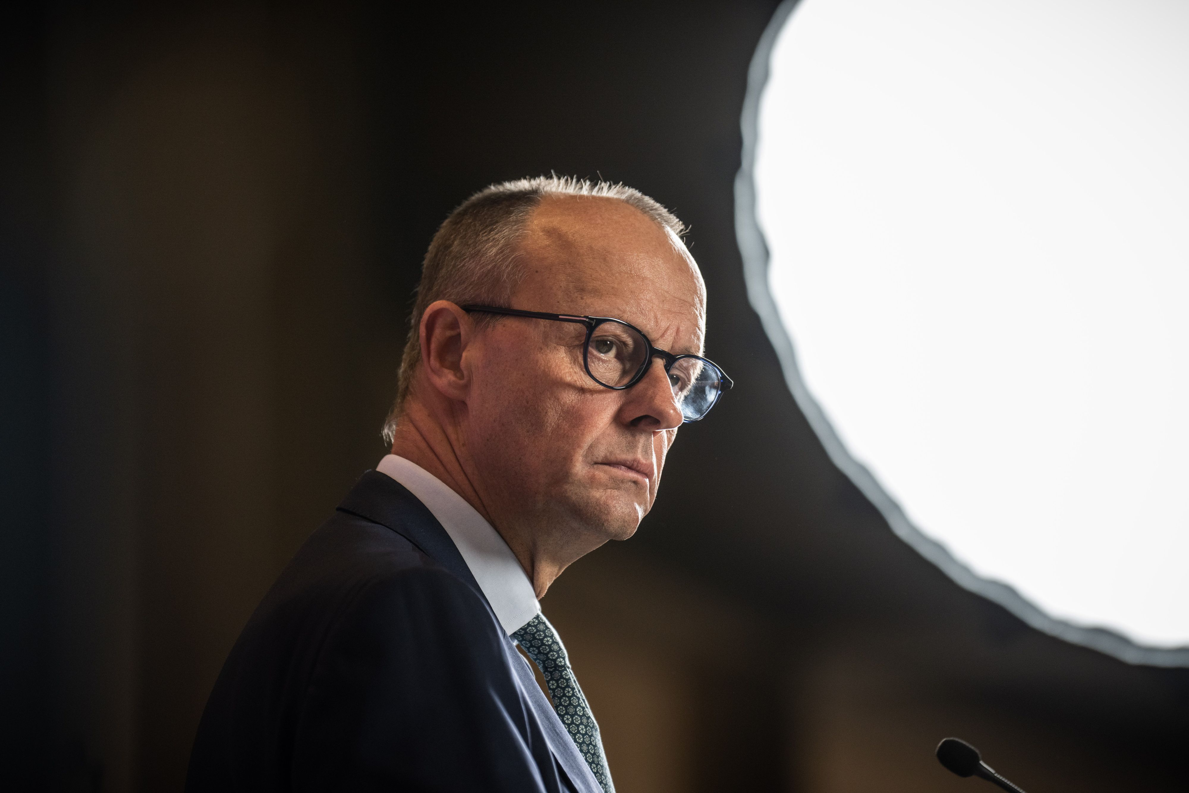 29.11.2022, Berlin: Friedrich Merz, CDU-Bundesvorsitzender, nimmt an einem Pressestatement vor der Sitzung der CDU/CSU-Fraktion im Bundestag teil.