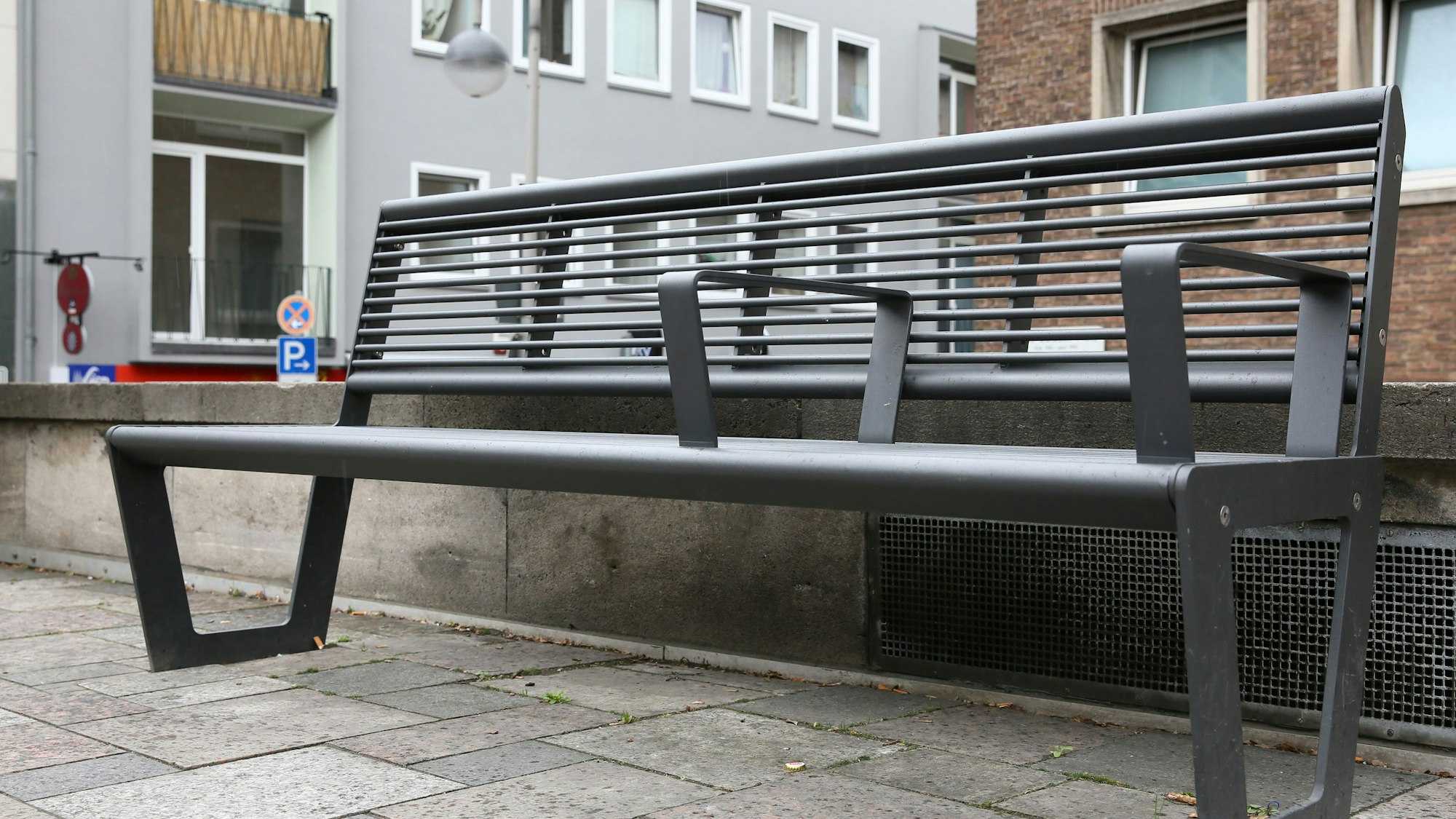 Sitzbank am Kölner Theo-Burauen Platz