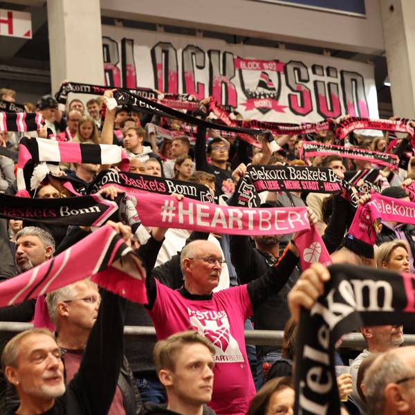 6000 Zuschauer ließen sich die Partie nicht entgehen.