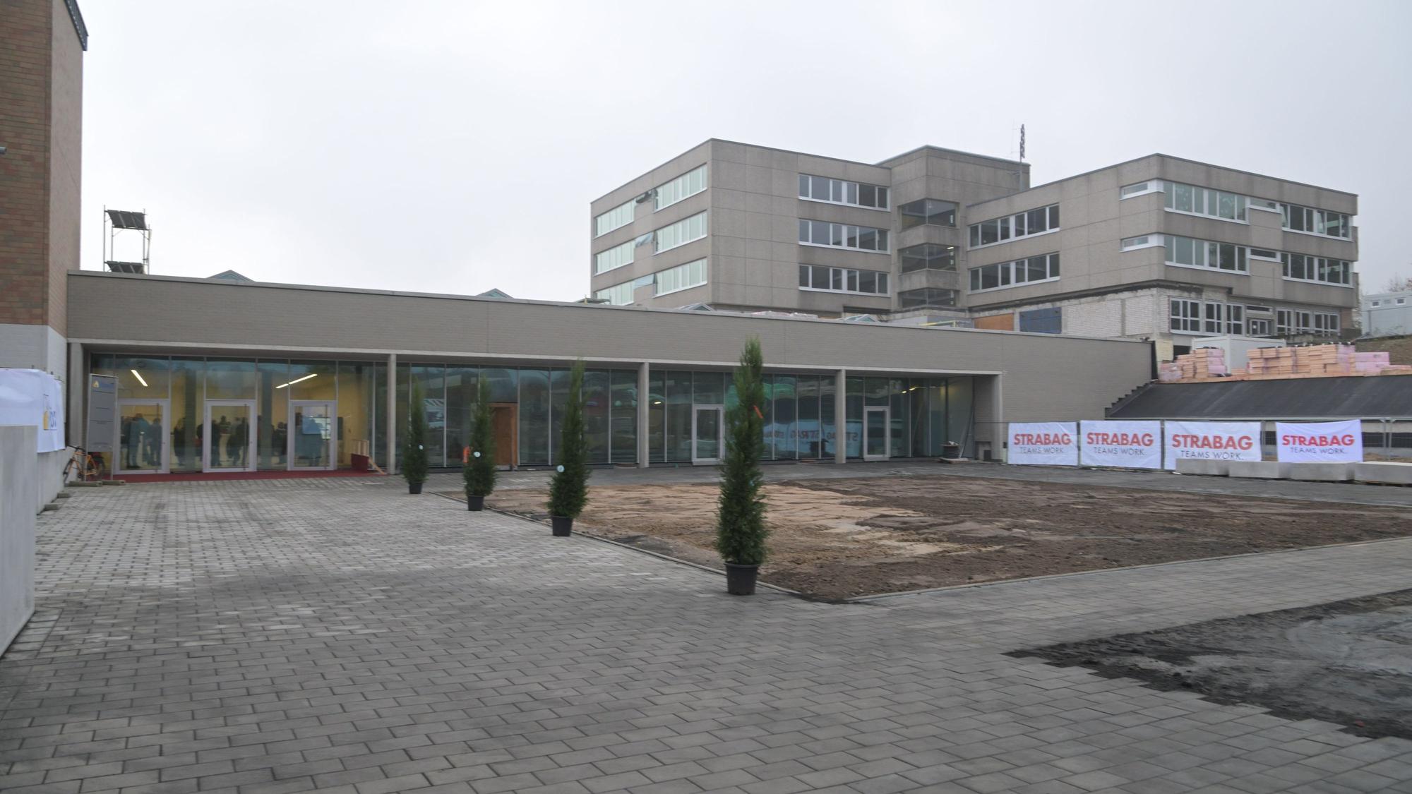 Ansicht des Freiherr-vom-Stein-Schulzentrums in Rösrath
