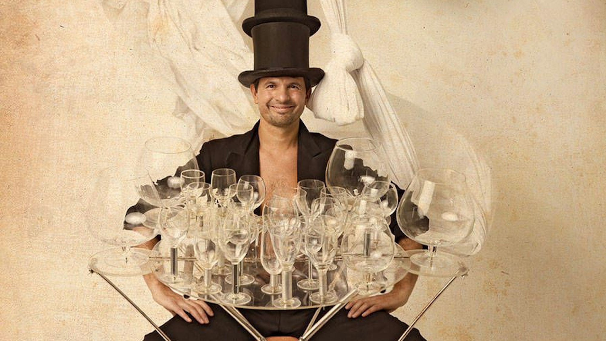 Denis Klopov bei einer Varieté-Show.