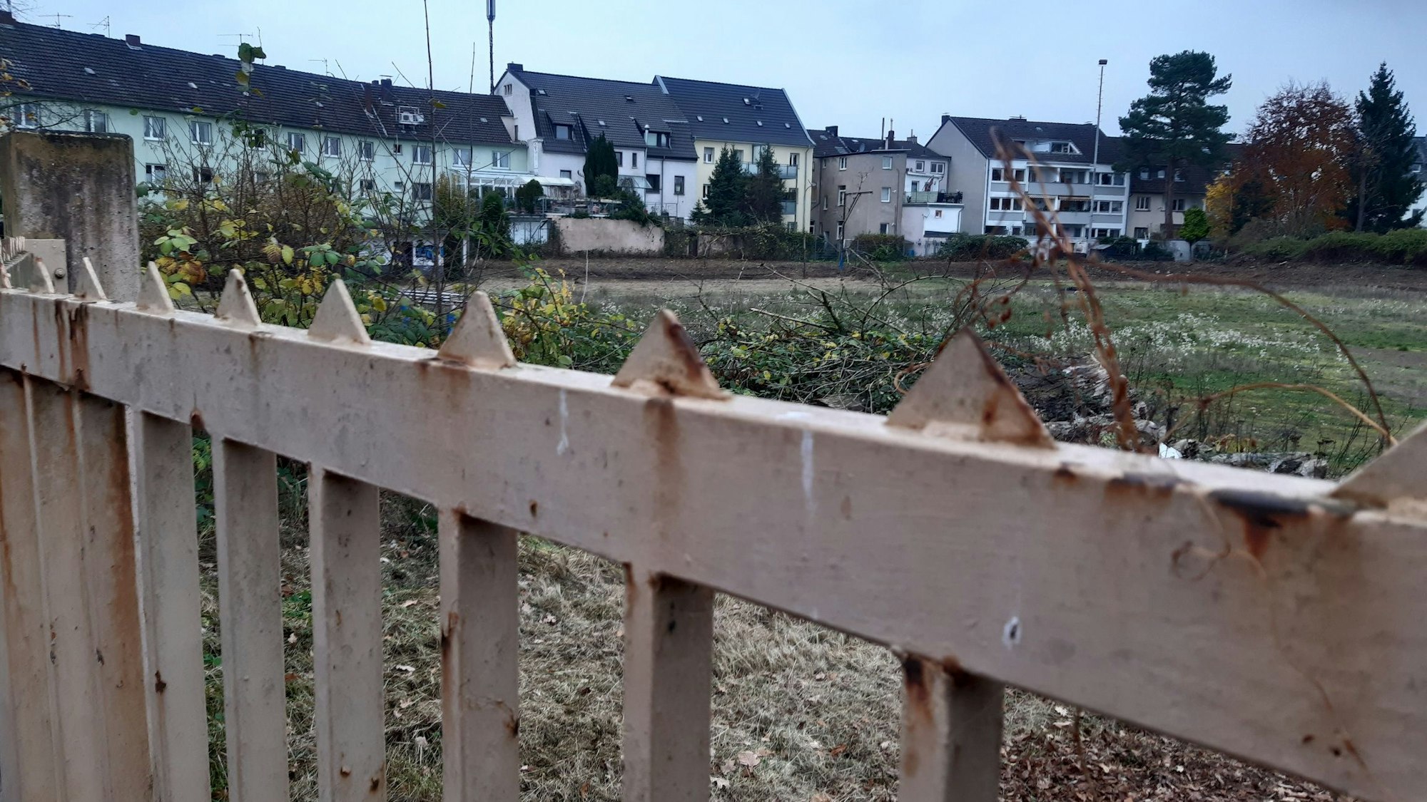 Alter Sportplatz an der Waldstraße soll bebaut werden.