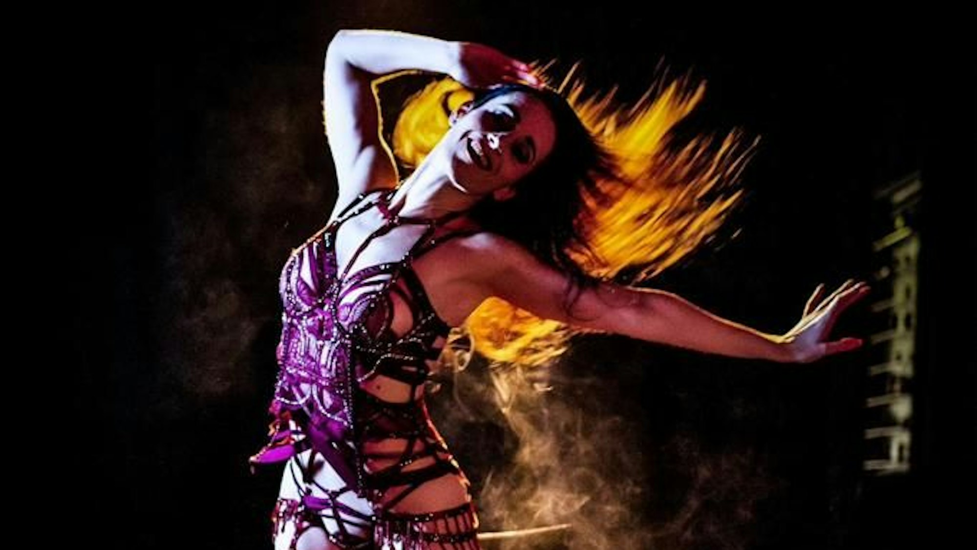 Die Burlesque-Tänzerin Parfait de la Neige in der Bar „Echtzeit“.