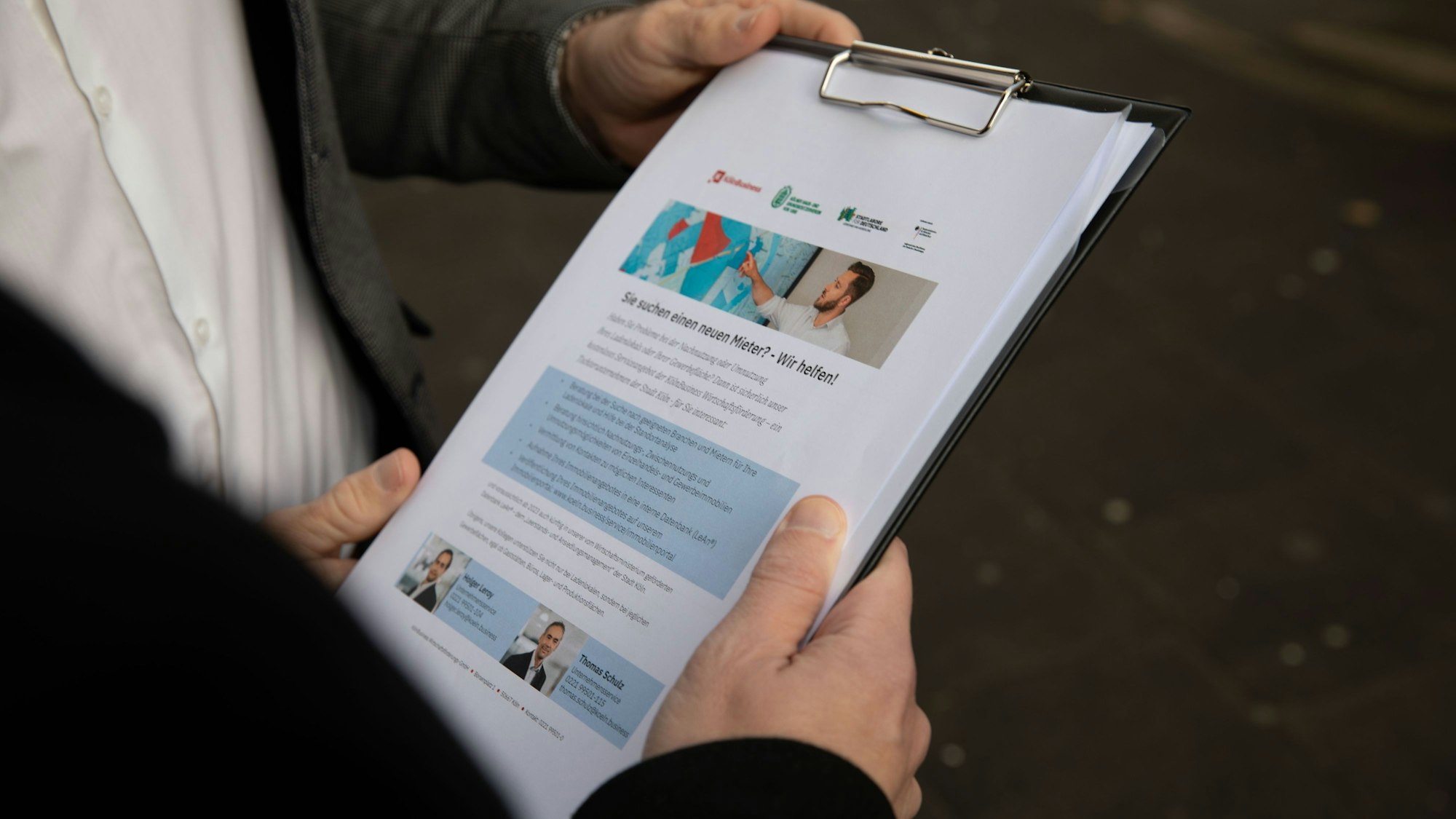 Ein Formular für Hausbesitzer auf einem Klemmbrett.