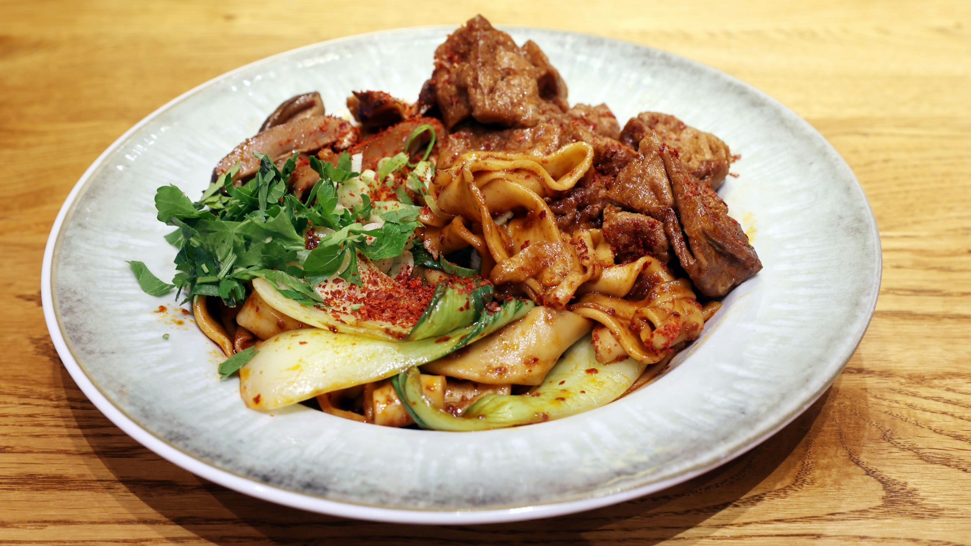 Nudelgericht auf einem Teller