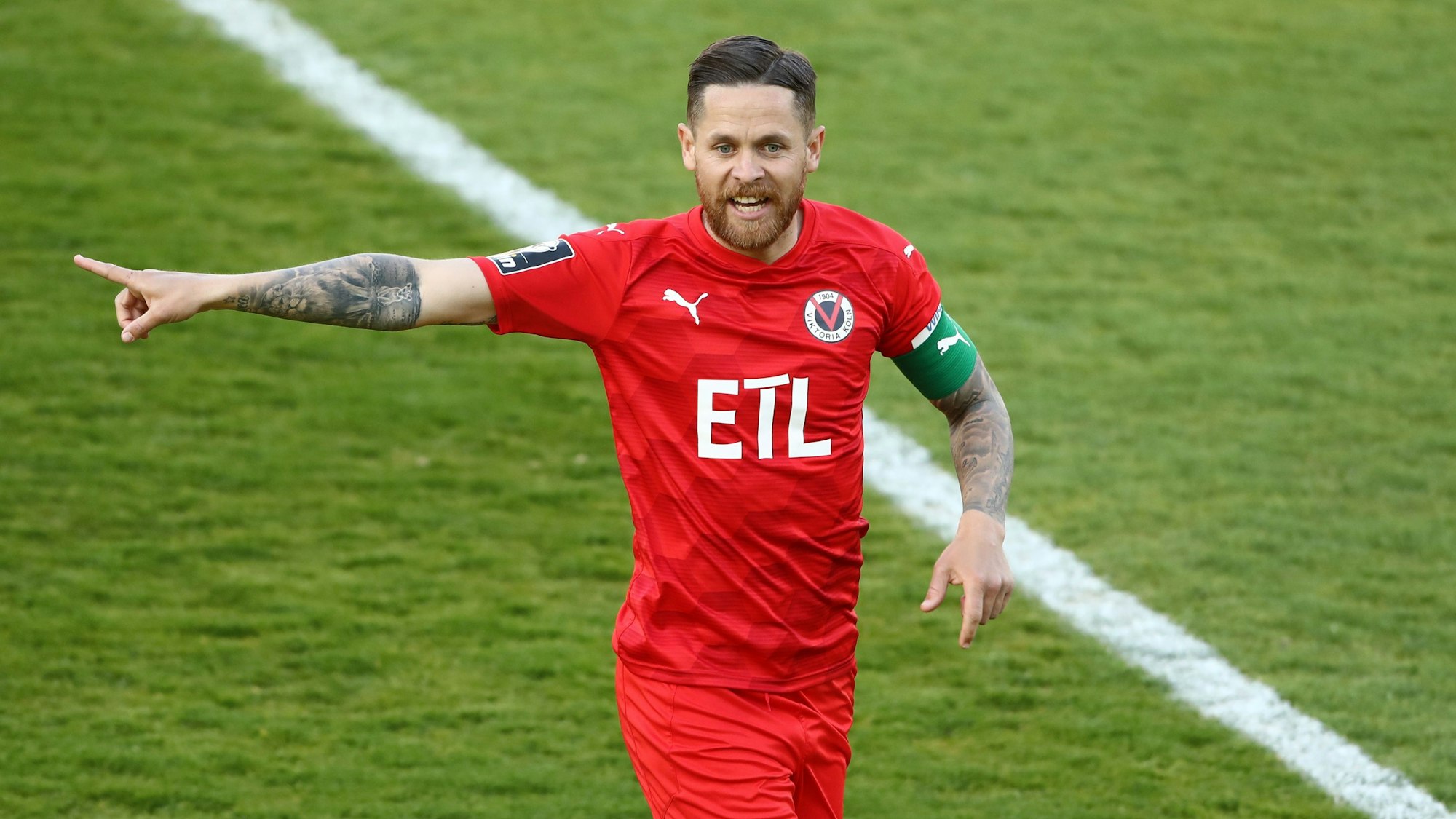 FC Viktoria Köln vs. SC Verl, Sportpark Höhenberg, 3. Liga, Mike wunderlich (Viktoria), 23.04.2021, Bild: Herbert Bucco