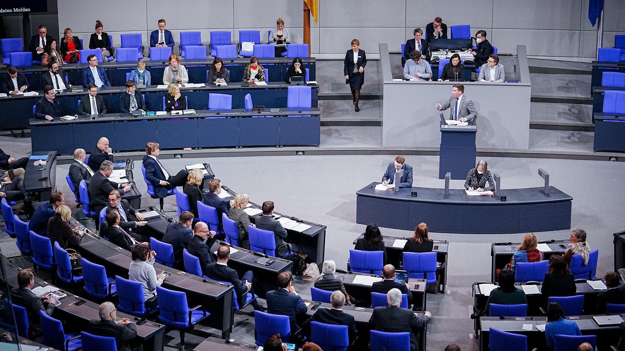 Sebastian Hartmann (SPD), Bundestagsabgeordneter, spricht im Bundestag in der Aktuellen Stunde zur Bedrohung durch Netzwerke von Reichsbürgern und Rechtsextremisten.