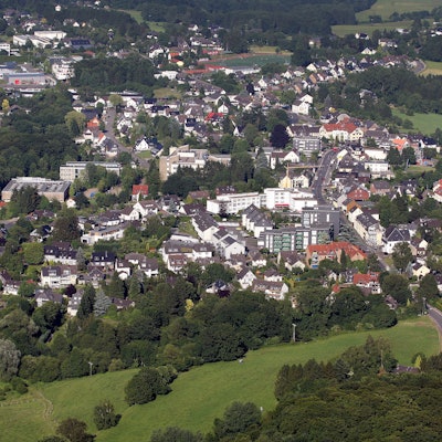 Ein Blick aus der Luft auf den Bergisch Gladbacher Stadtteil Heidkamp.