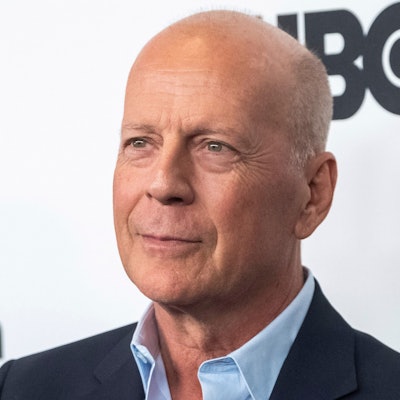 Bruce Willis posiert für die Fotografen.