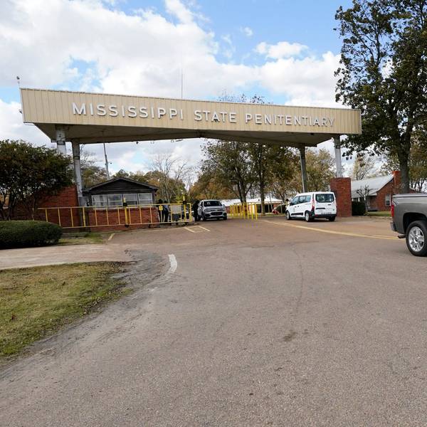 Das Eingangstor der Mississippi State Justizvollzugsanstalt.