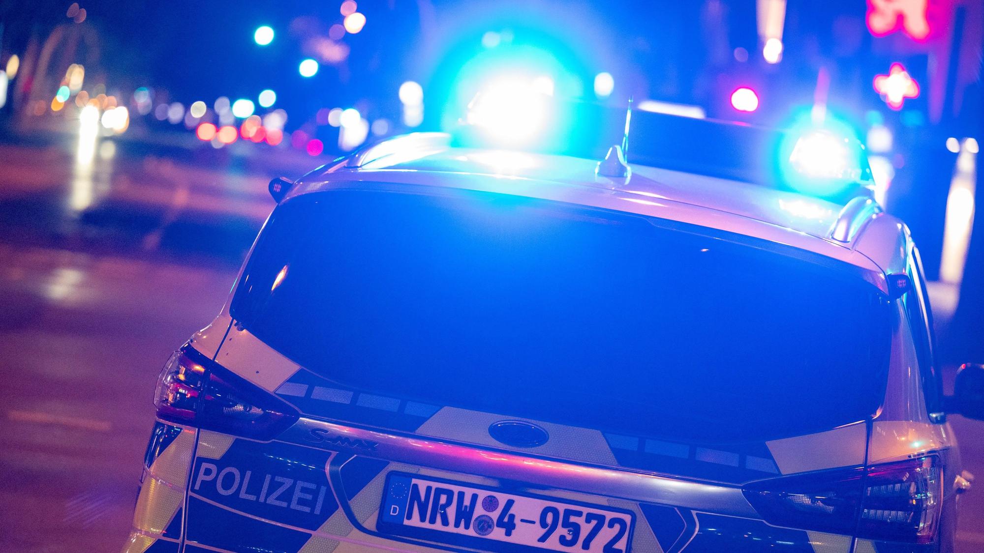 13.05.2022, Köln: Die Polizei ist auf den Ringen im Einsatz. Foto: Uwe Weiser