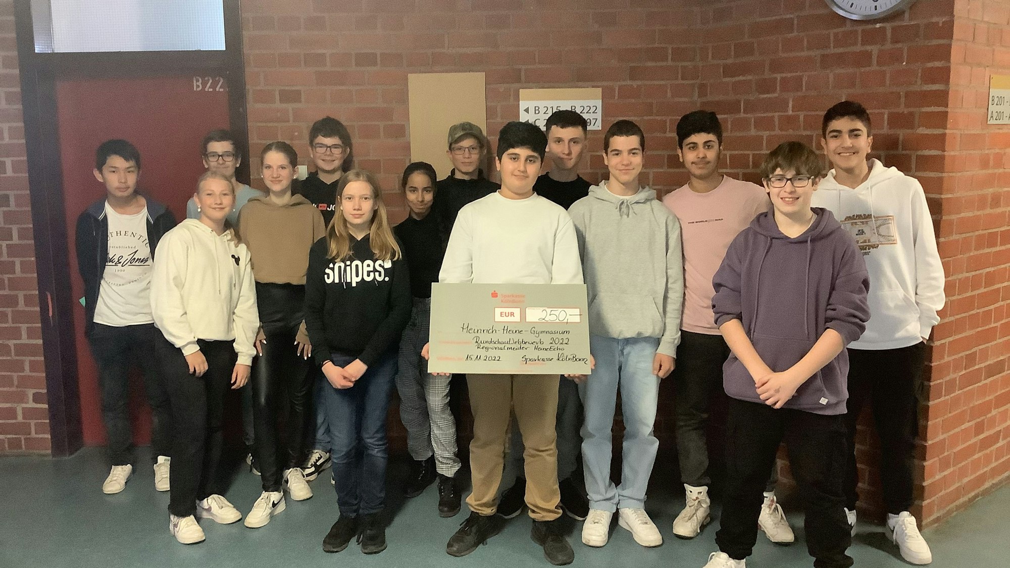 Schülerinnen und Schüler des Heinrich-Heine-Gymnasiums haben beim Webbewerb gewonnen.