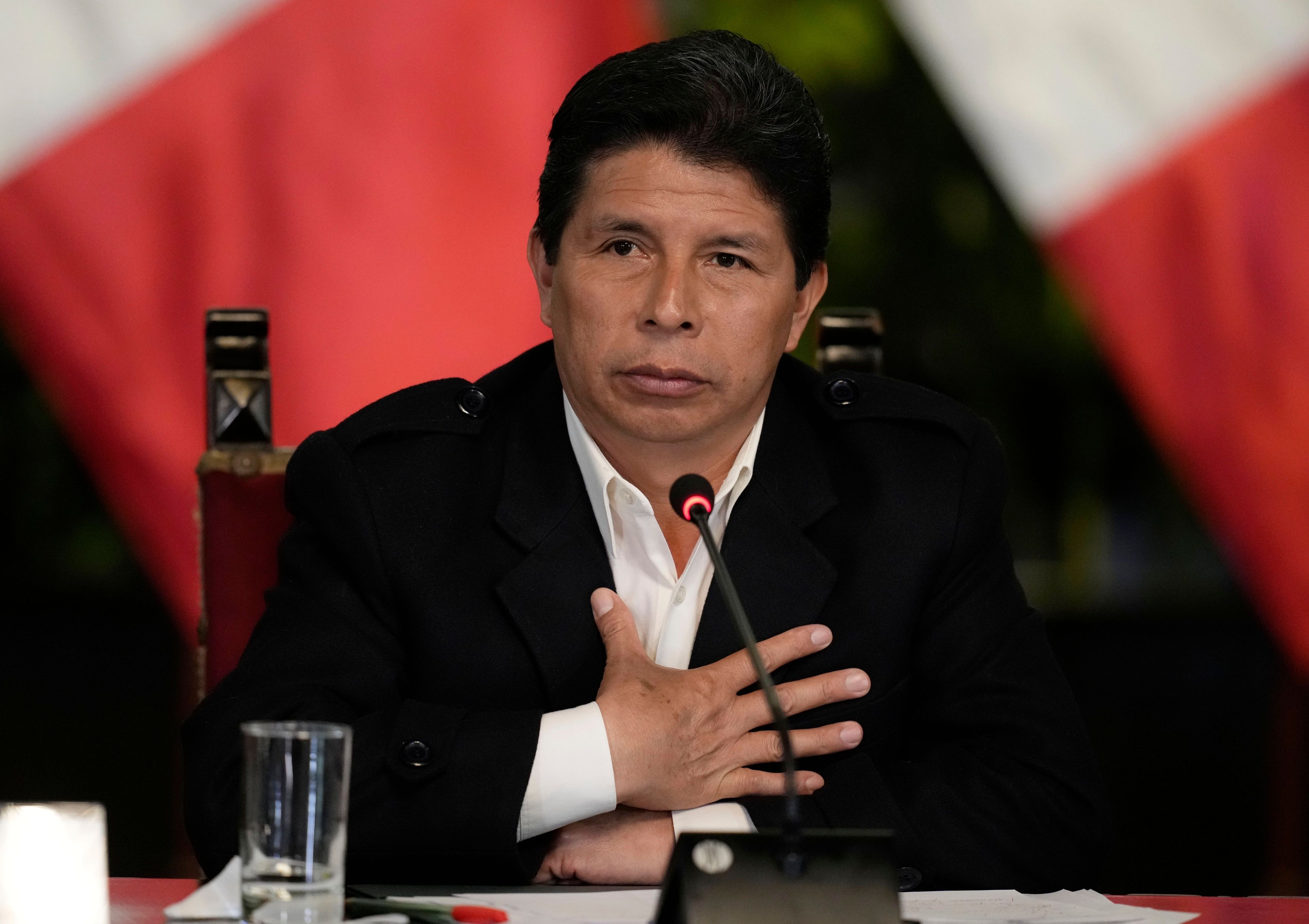 Pedro Castillo, damaliger Präsident von Peru, gibt eine Pressekonferenz im Präsidentenpalast.
