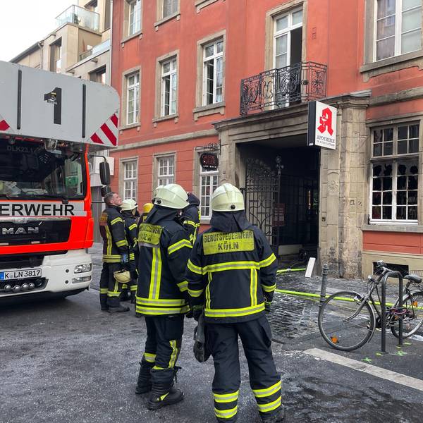 Brand in einer Deutzer Apotheke.
