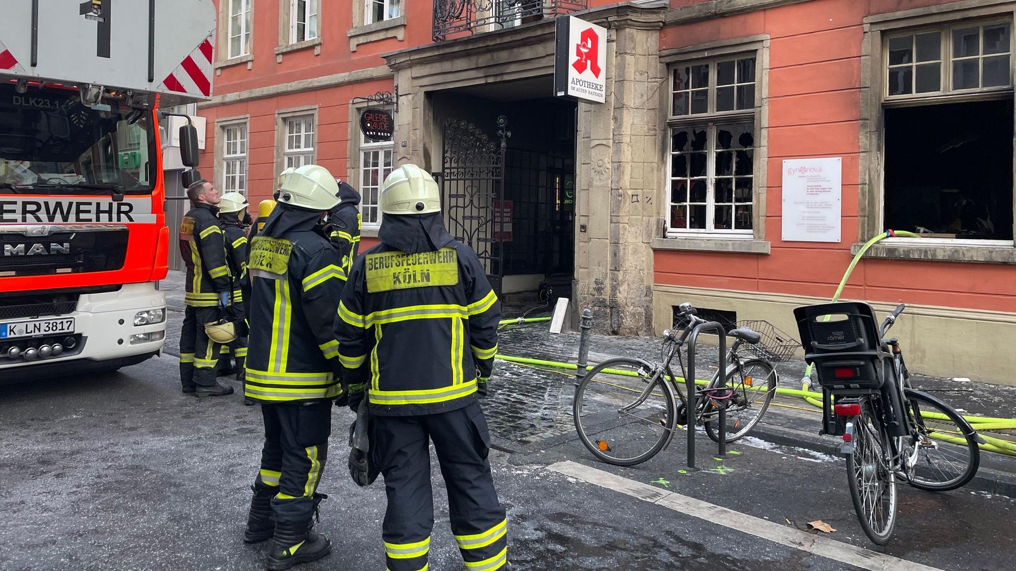Brand in einer Deutzer Apotheke.