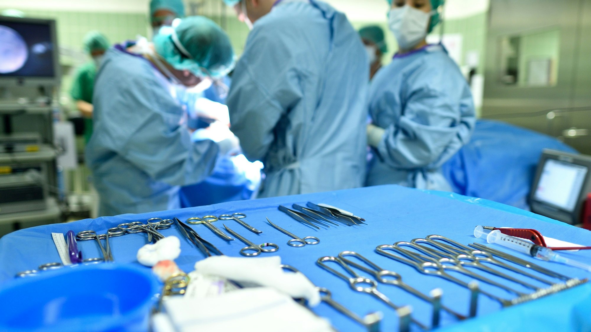 Ein Operationssaal während einer OP (Symbolbild)
