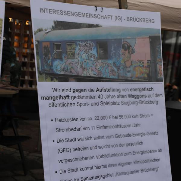 Am Goldenen Dreieck in Siegburg kritisierte die Interessengemeinschaft Brückberg die Waggons für Brückberg.