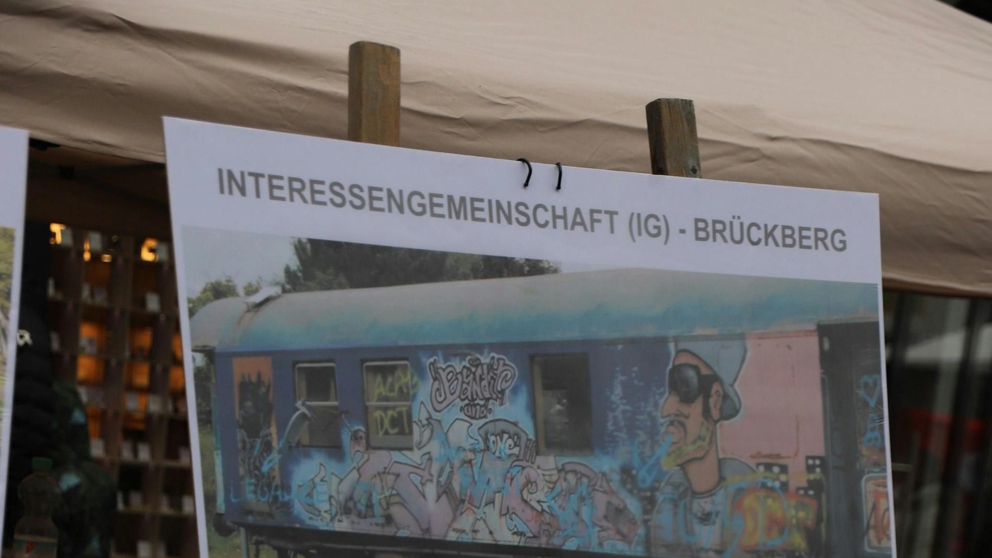 Am Goldenen Dreieck in Siegburg kritisierte die Interessengemeinschaft Brückberg die Waggons für Brückberg.
