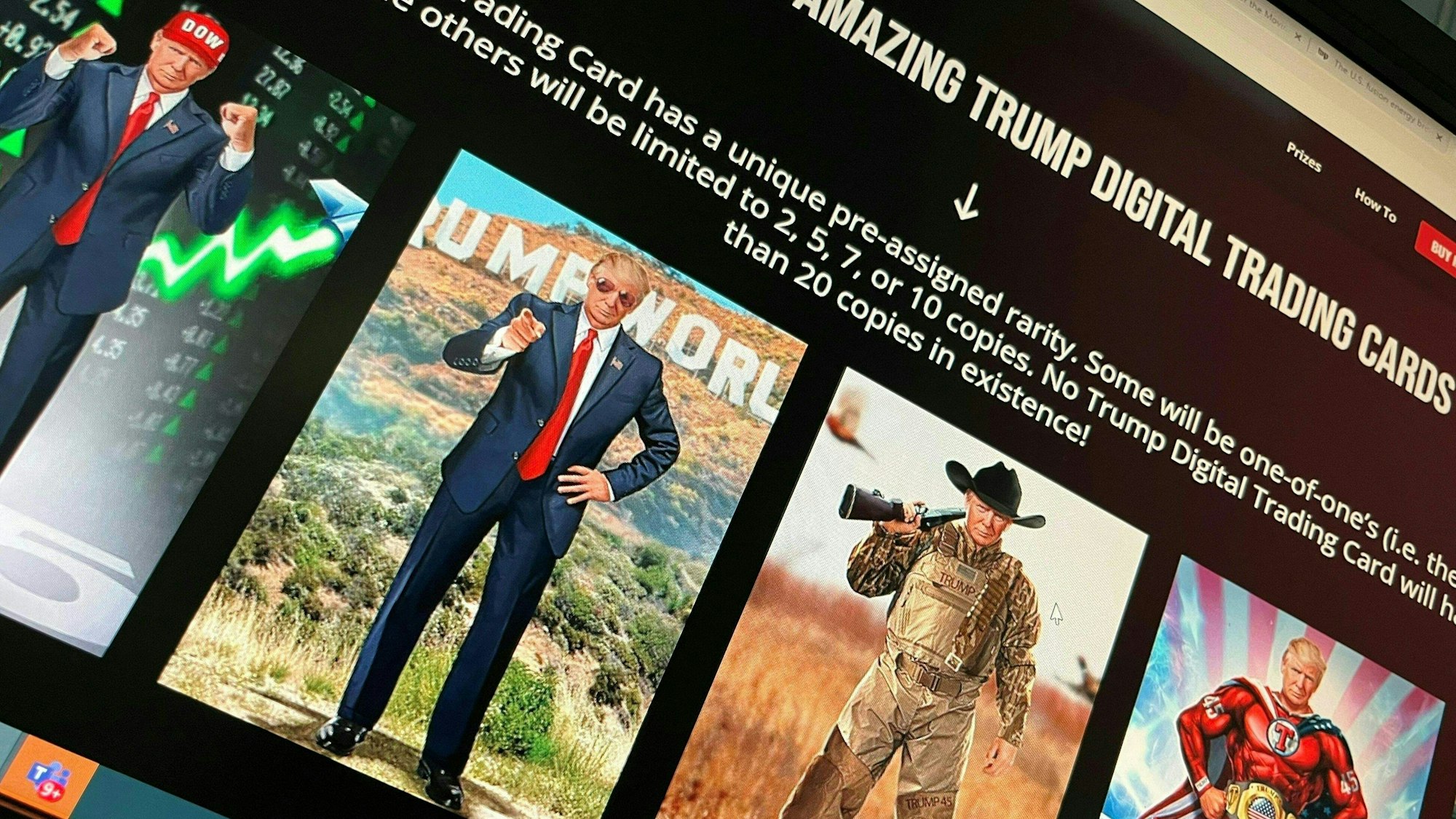 Auf den digitalen Sammelkarten zeigt sich Donald Trump auch als Hollywood Star, wobei Hollywood hier zu Trumpworld wird.