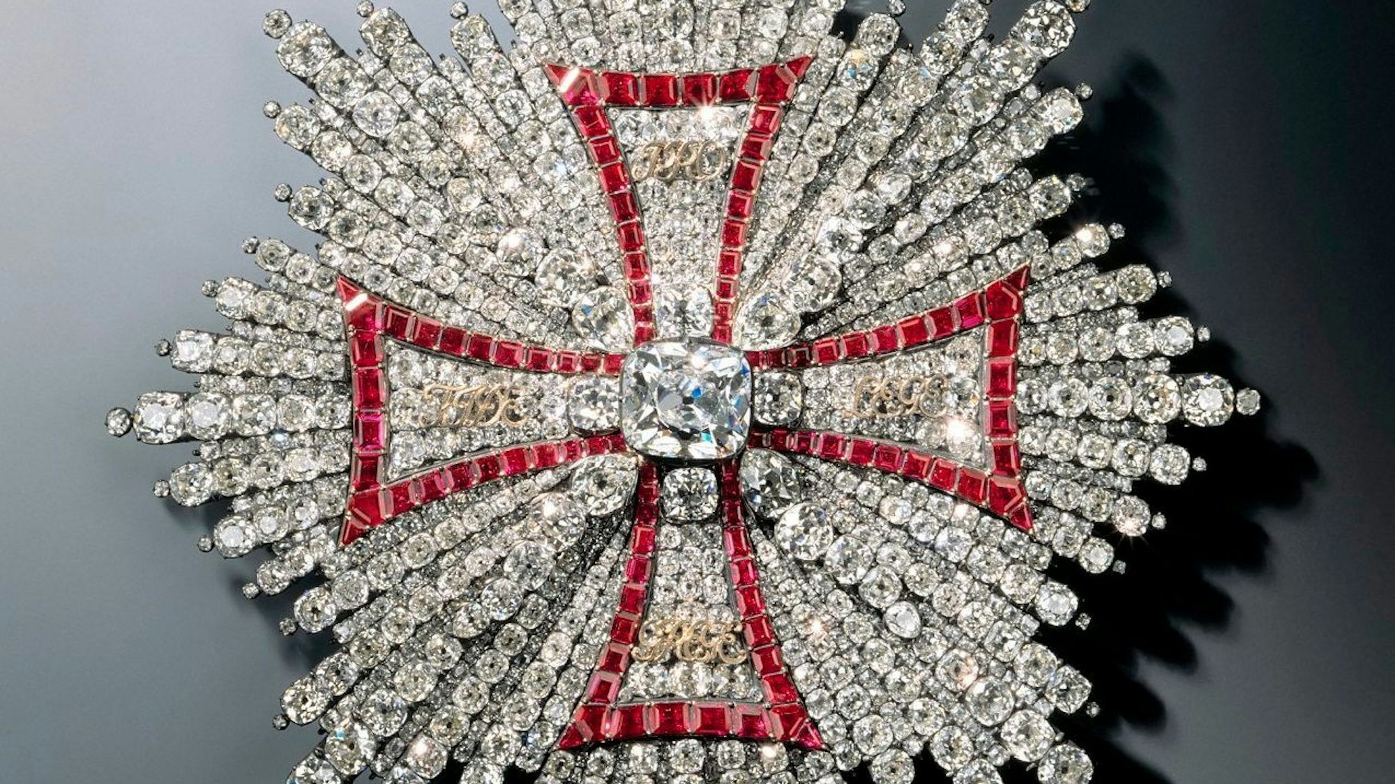 Ein Bruststern des Polnischen Weißen Adler-Ordens.