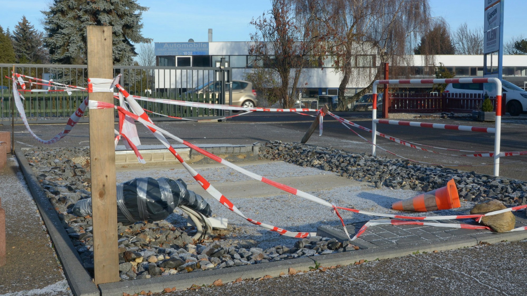 An dieser Stelle hatte der Geldautomaten in Flamersheim gestanden.