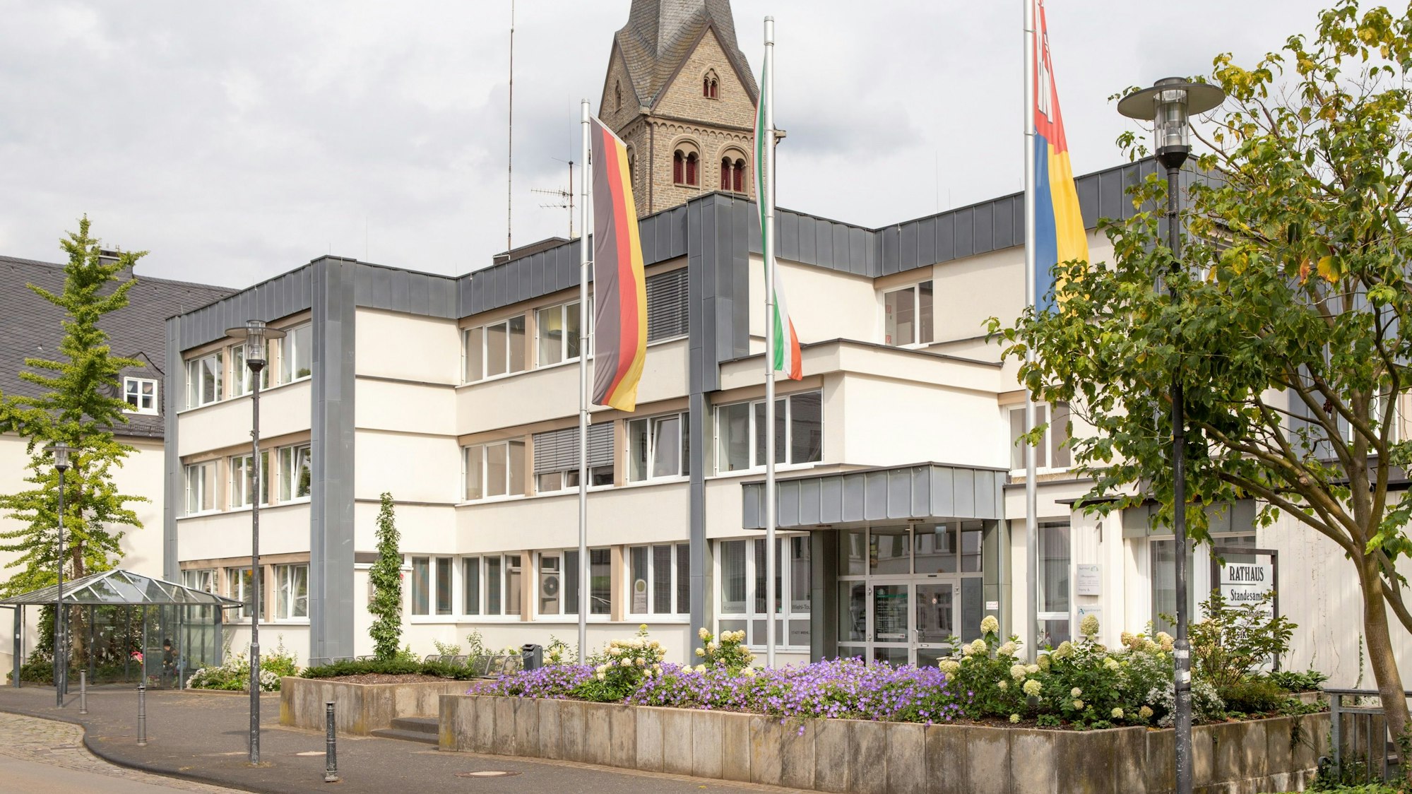 Außenansicht des Rathauses Wiehl.