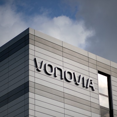 Nordrhein-Westfalen, Bochum: Der Schriftzug des Wohnungsunternehmens Vonovia hängt an der Firmenzentrale.