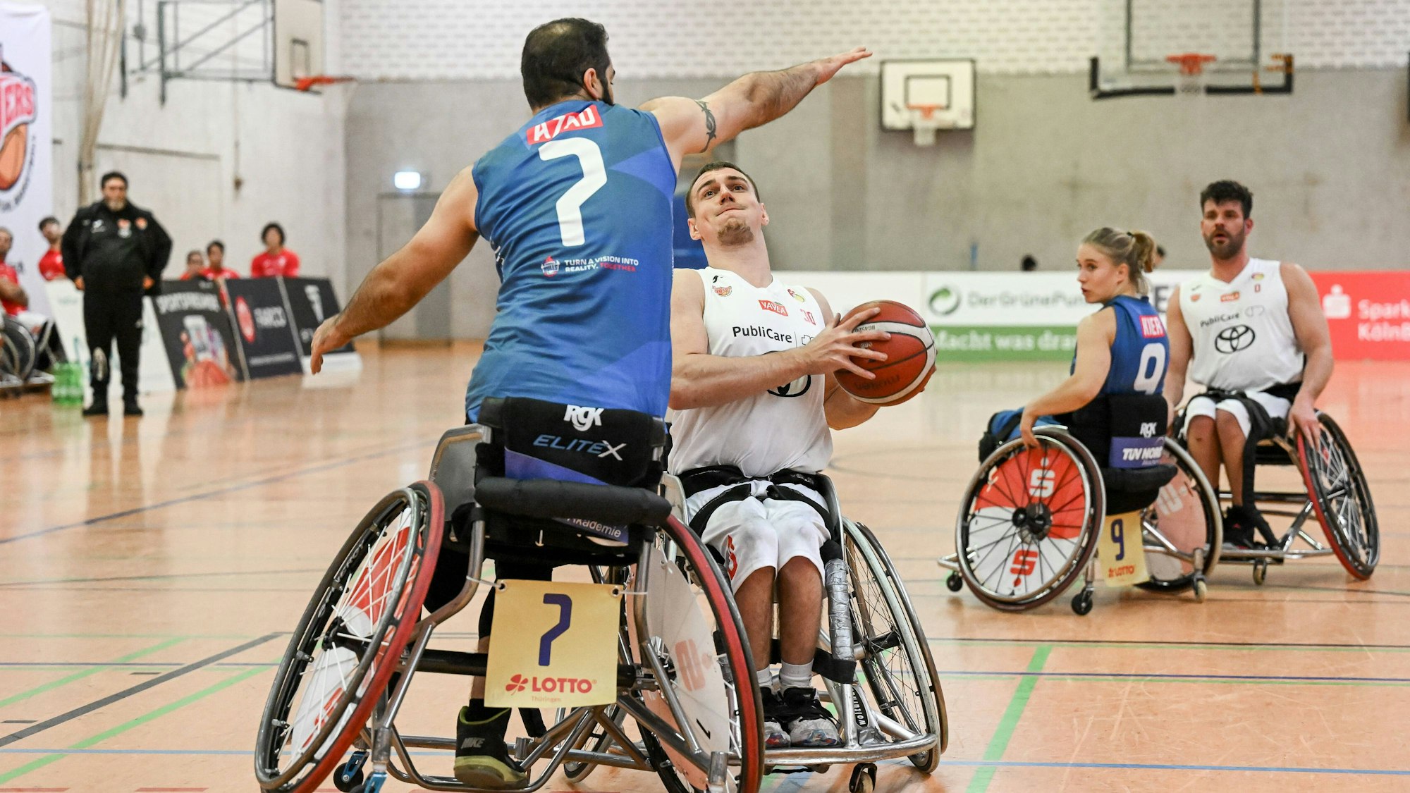 Gesperrt ist nun auch die Sporthalle am Heerler Ring, wo unter anderem die RBC Koeln 99ers ihre Heimspiele in der Rollstuhl-Basketball-Bundesliga austragen.