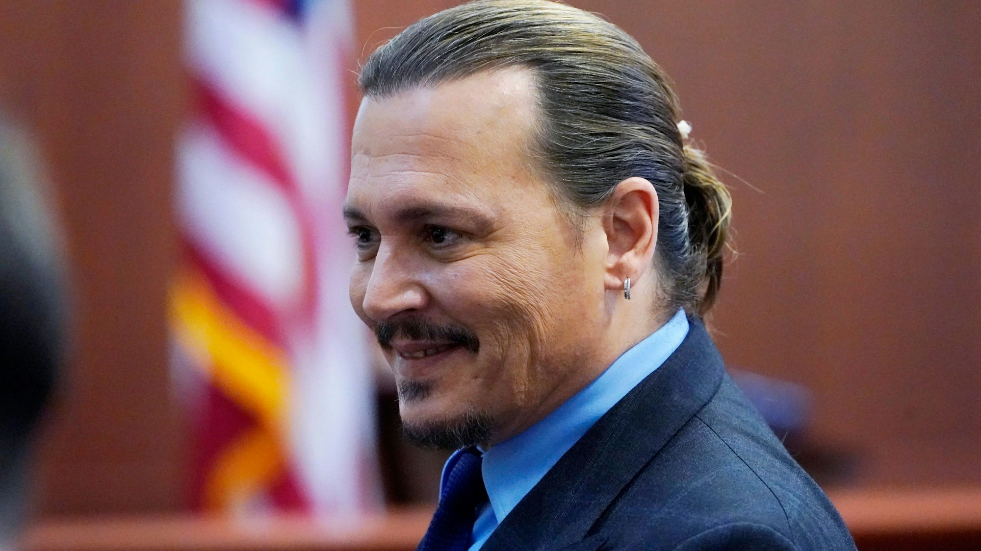 Johnny Depp geht zu einer Mittagspause im Fairfax County Circuit Court in Fairfax.