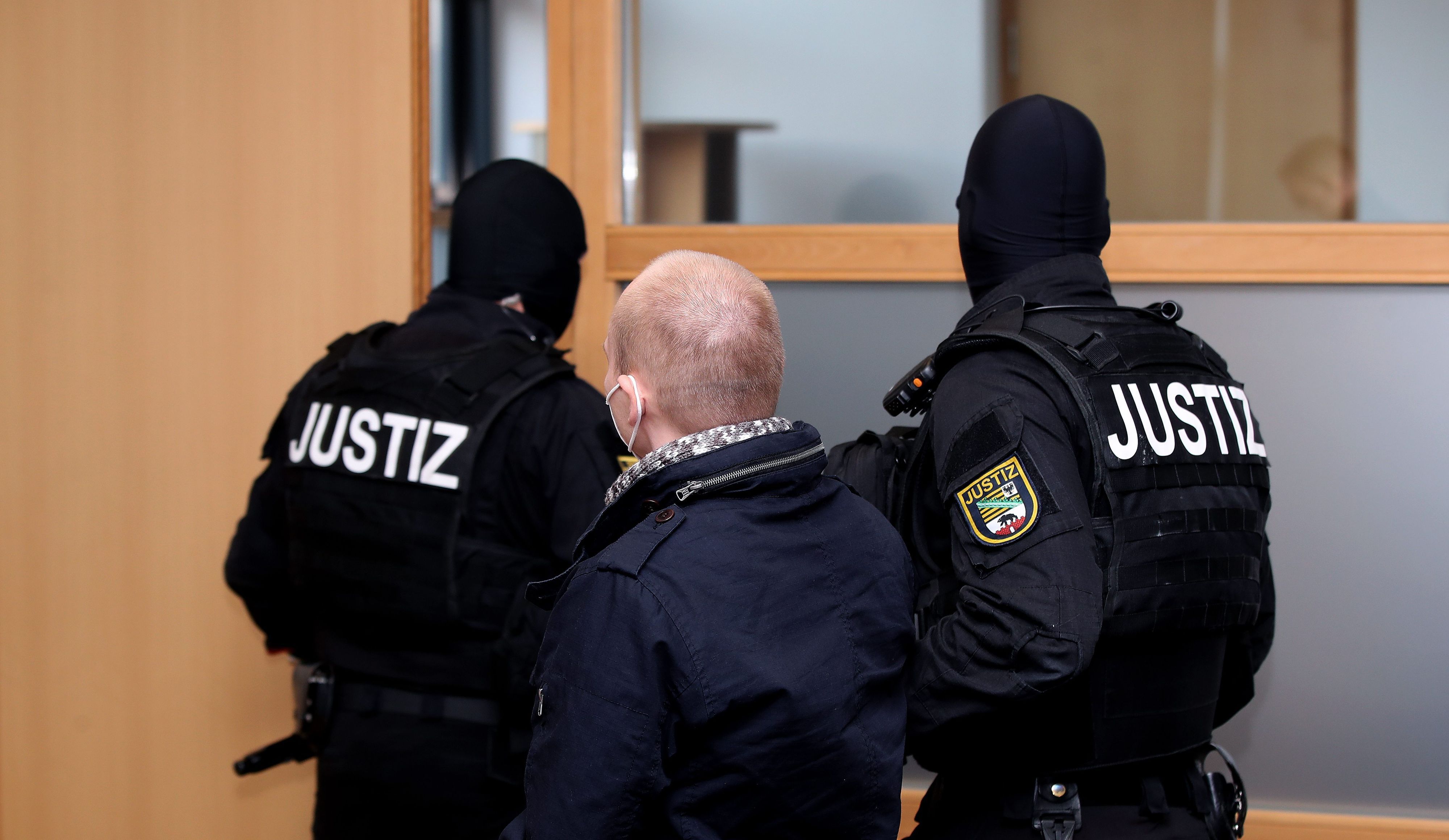 Der Angeklagte Stephan B. wurde in ein Gefängnis in Halle verlegt.