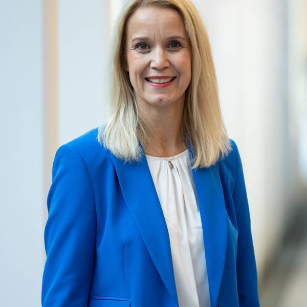 Susanne Kayser-Dobiey von der WFG lächelt in die Kamera.