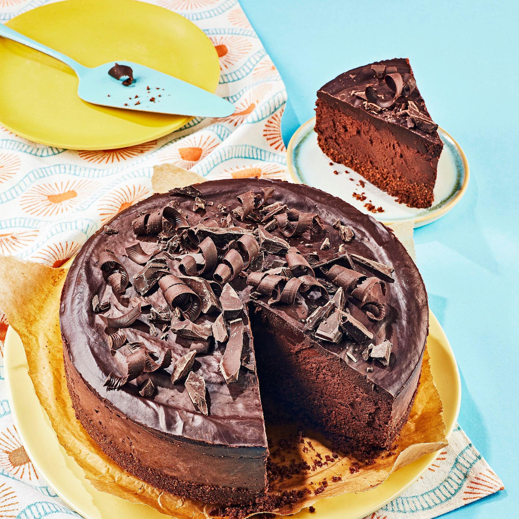 Schoko-Käsekuchen No Bake aus dem Kochbuch "Vegan Baking", © DK Verlag/Meike Bergmann, Rezepte: Daniela Lais, Jérôme Eckmeier