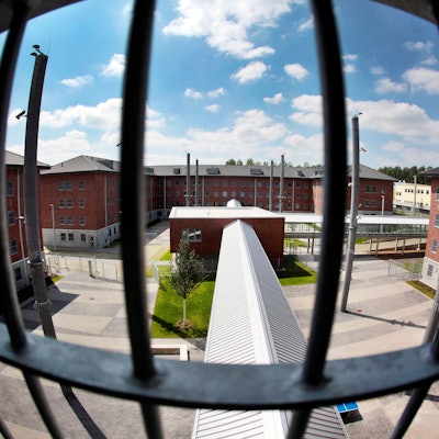 Blick aus einer Zelle in der Justizvollzugsanstalt Wuppertal-Ronsdorf.