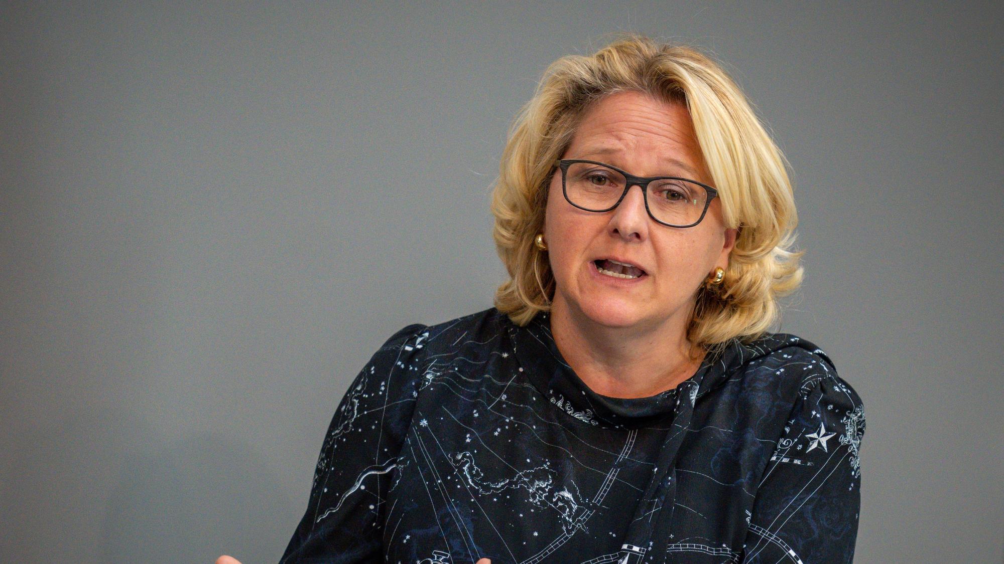 Svenja Schulze, Bundesministerin für wirtschaftliche Zusammenarbeit und Entwicklung, spricht.