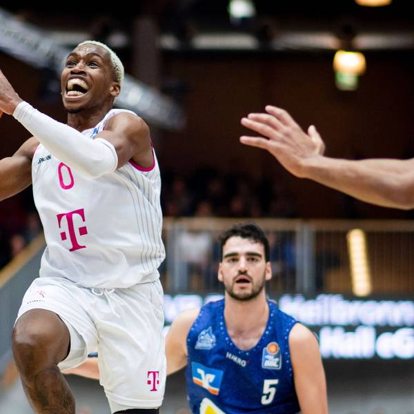 TJ Shorts II Telekom Baskets Bonn, 00 am Korb, GER, HAKRO Merlins Crailsheim vs. Telekom Baskets Bonn, easycredit Basketball Bundesliga, 10. Spieltag, Spielzeit 2022/2023, 17.12.2022 GER, HAKRO Merlins Crailsheim vs. Telekom Baskets Bonn,