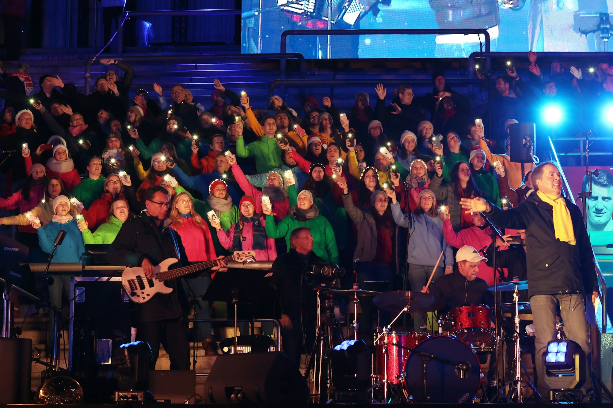 Jugendchor St. Stephan im Rhein-Energie-Stadion.