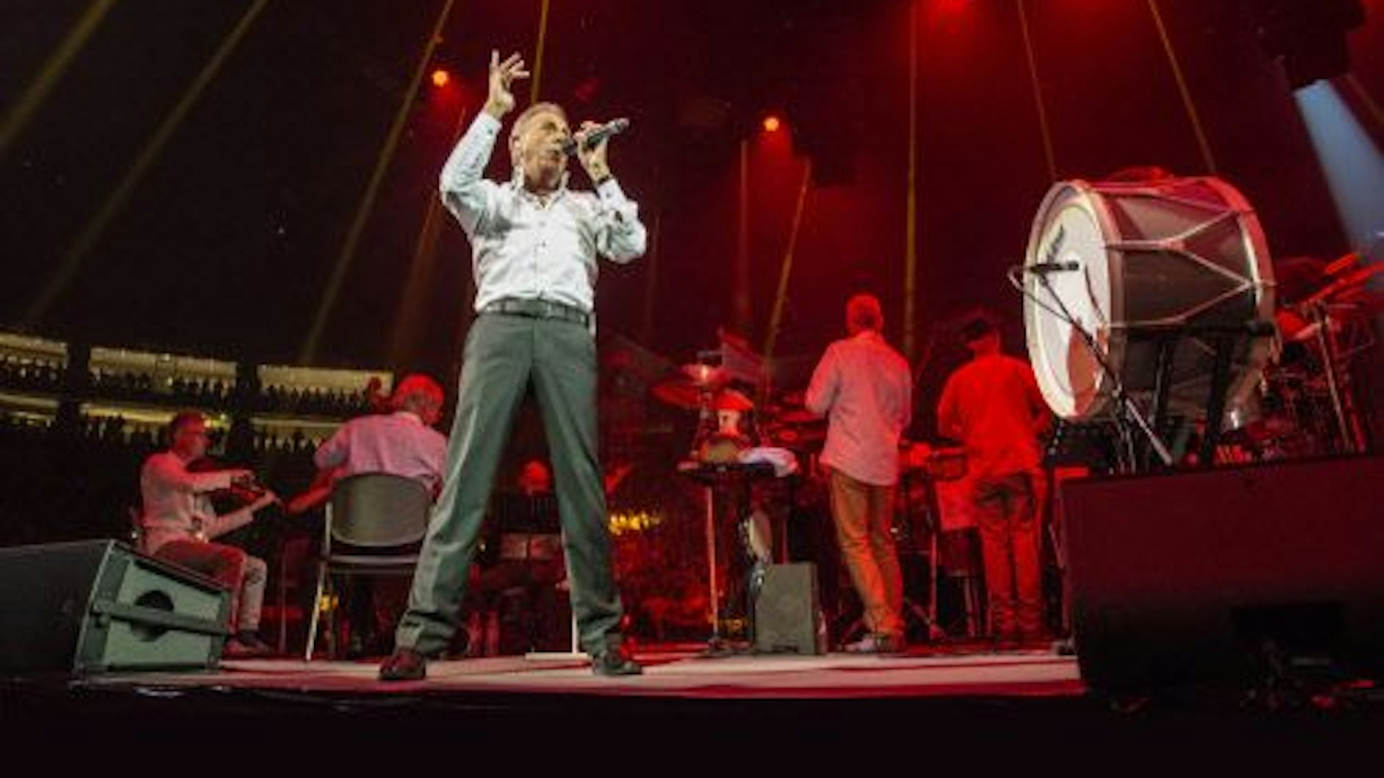 Erry Stoklosa beim Silvesterkonzert der Bläck Fööss in der Lanxess-Arena 2018/19